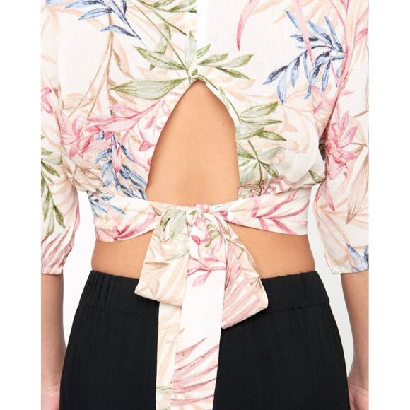 NWT Hurley Summer Palm Flounce Crop Tie Back V-Neck Top in Cream Multi Size L - Picture 4 of 9